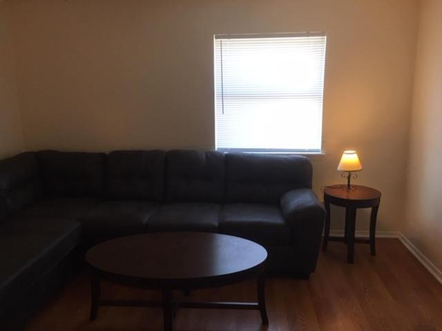 Fully Furnished Two Bedroom Apartment Лотон Экстерьер фото